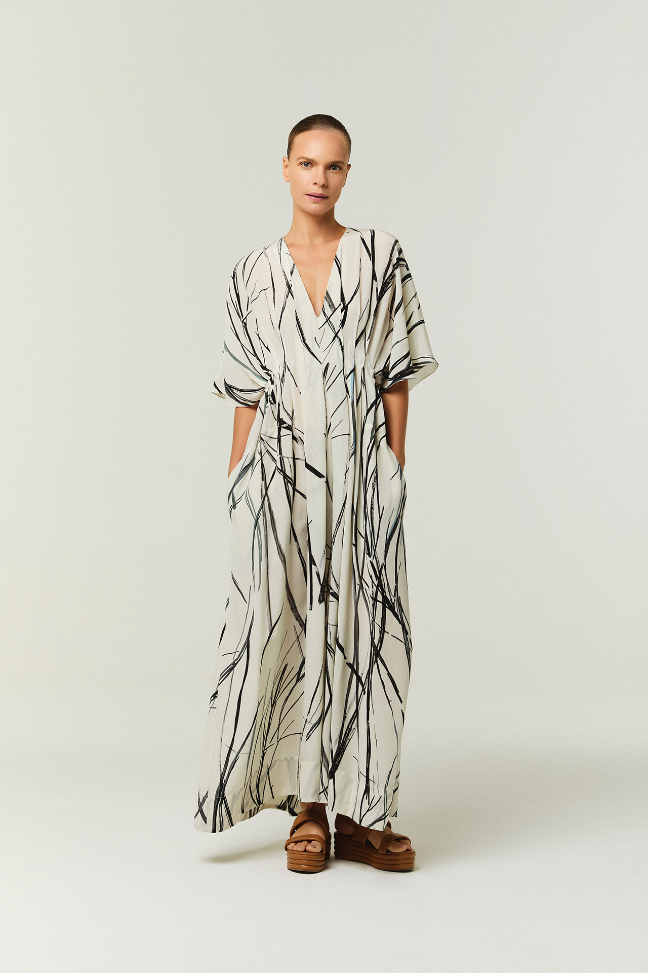 Vestido kaftan pregas Raízes off