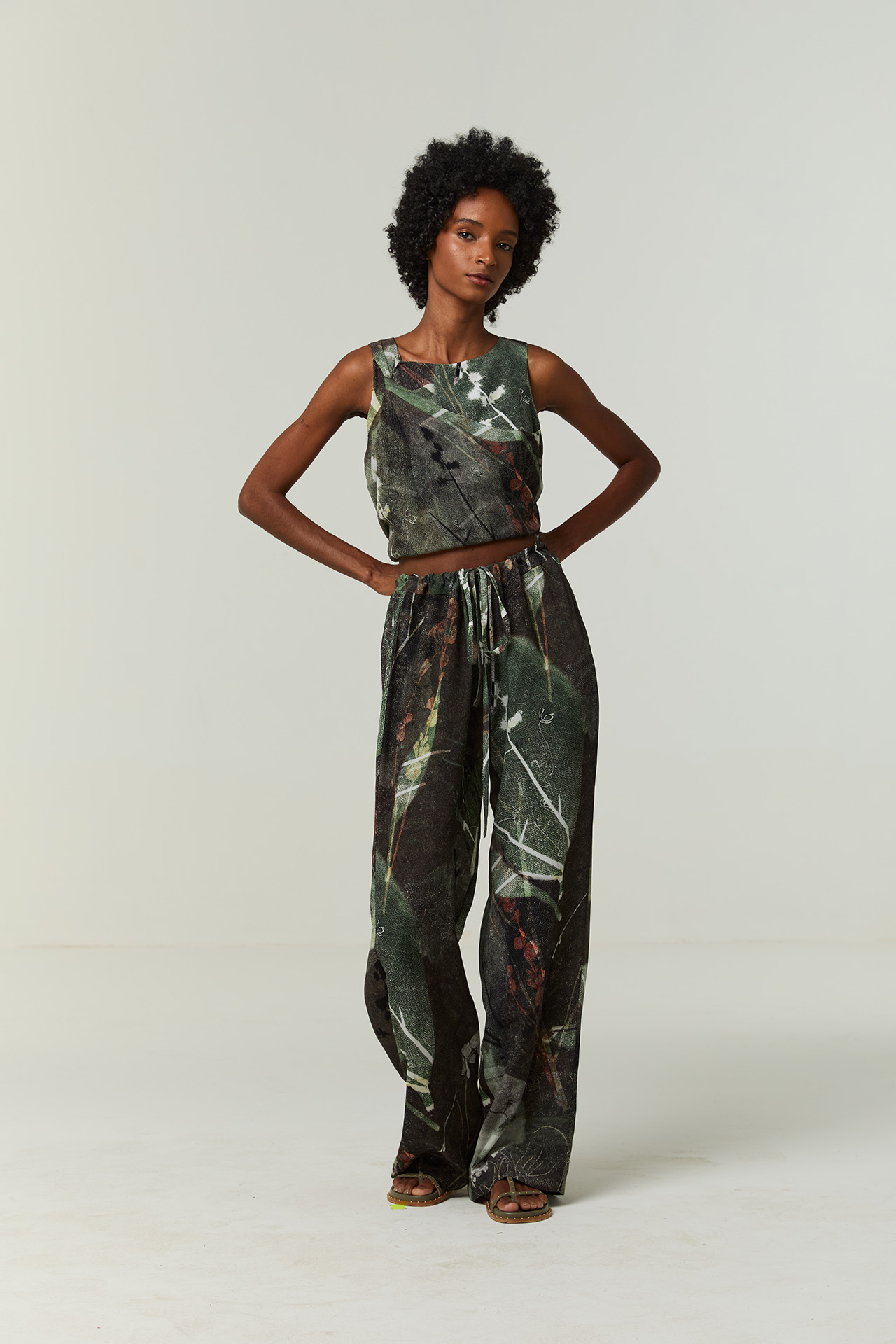 Calça Maria Bolsos Comprida Tropical