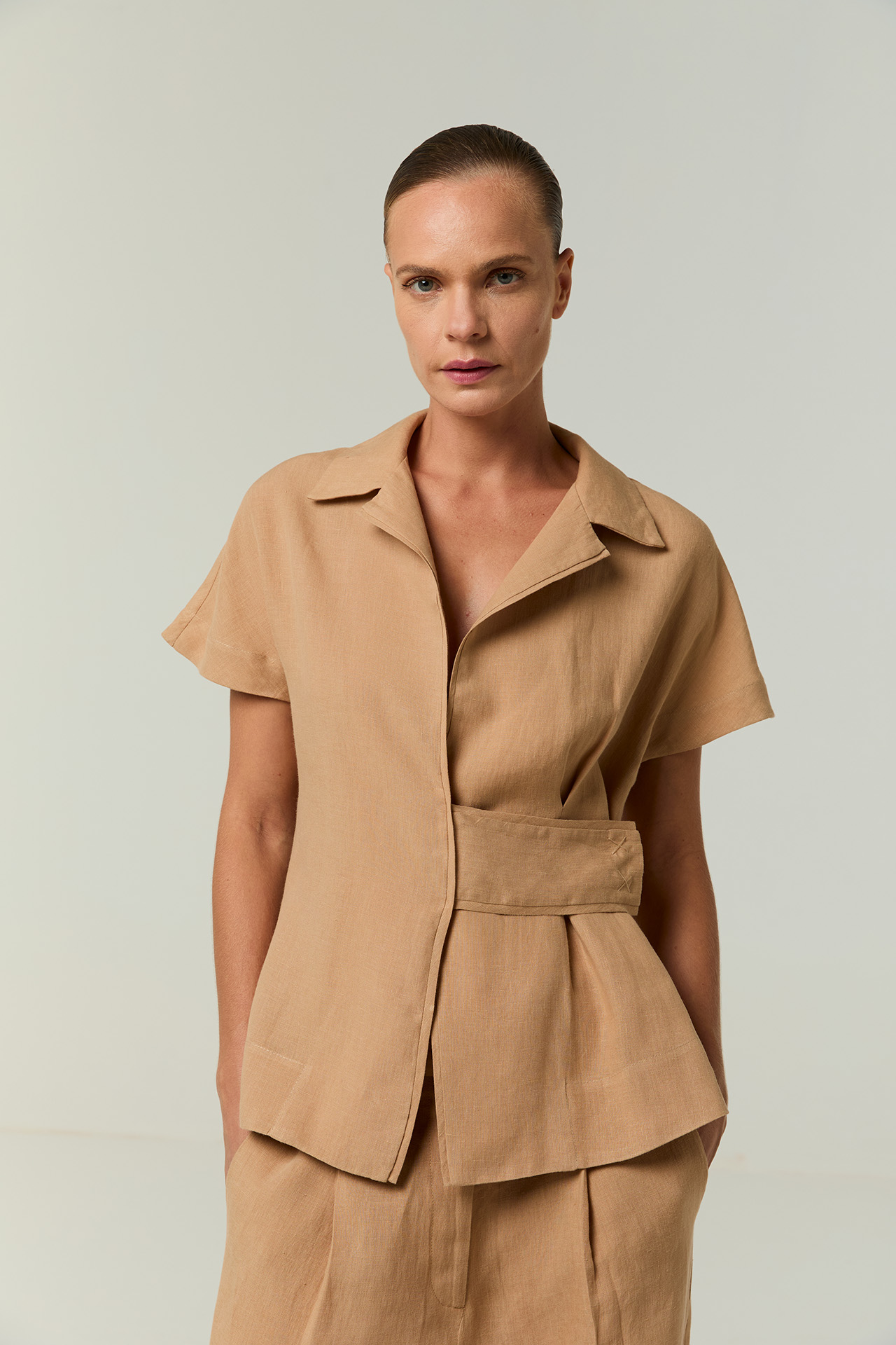 Blusa japonesa linho caramelo