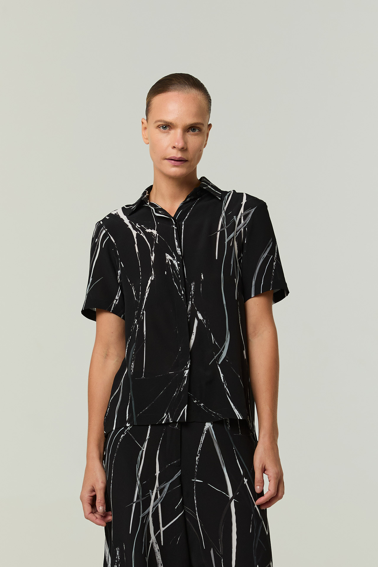 Camisa Turistinha Raízes Preto